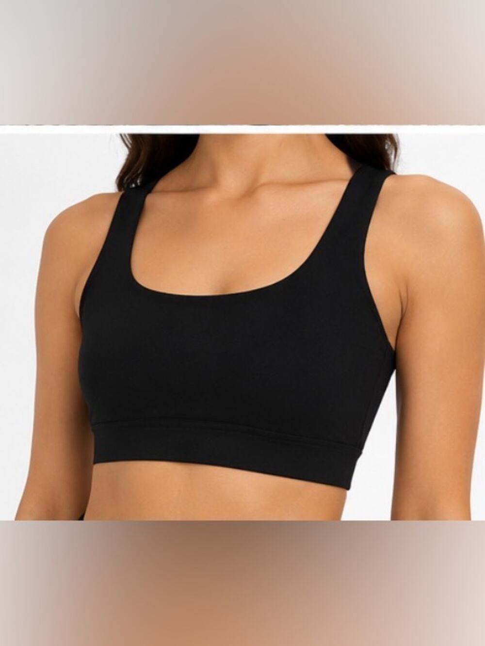 White Fox Active (WFA) Black Scoop-Neck Seamless Sports Bra
